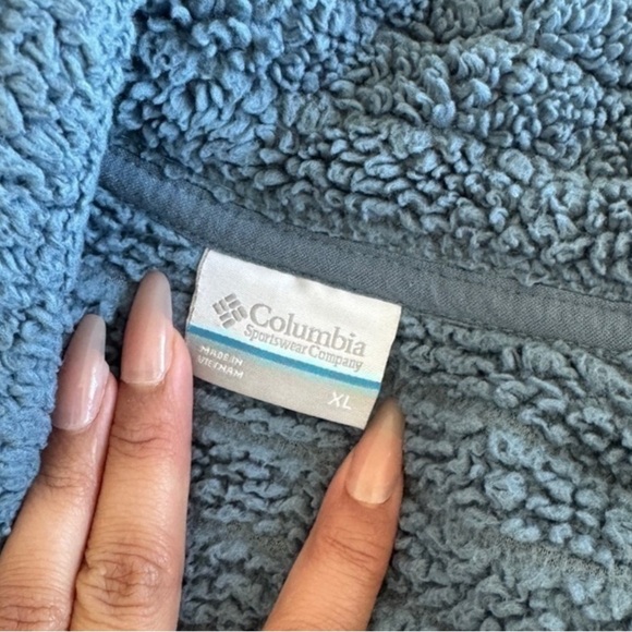 COLUMBIA Fuzzy Jacket - Picture 5 of 5